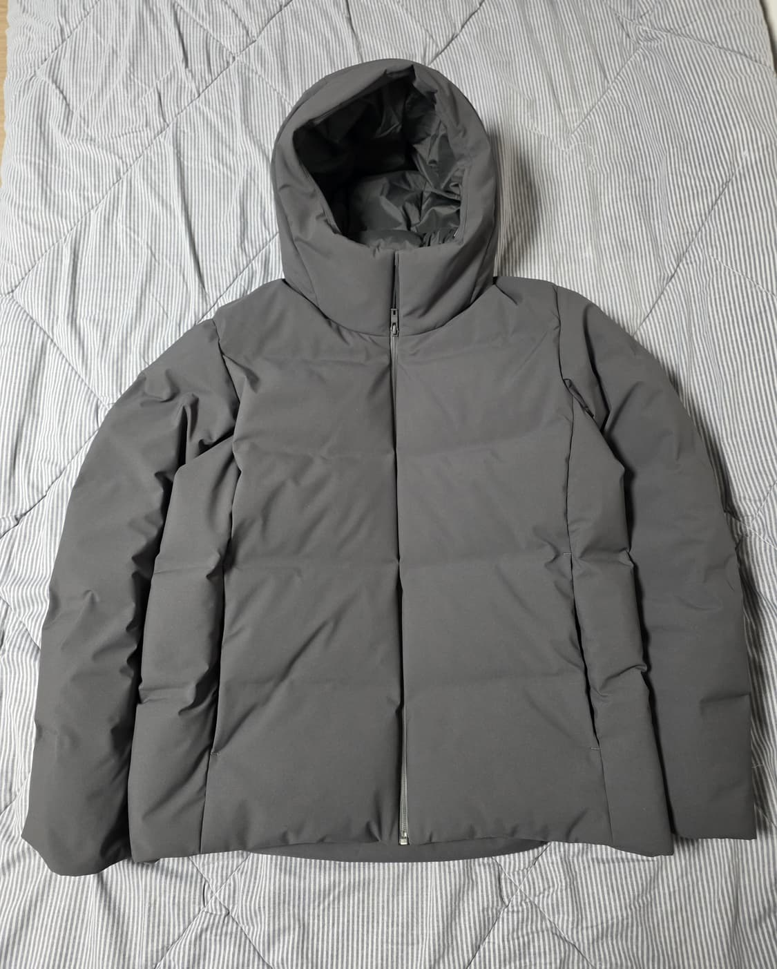 유니클로 심리스다운파카 그레이 L사이즈 상품이미지1