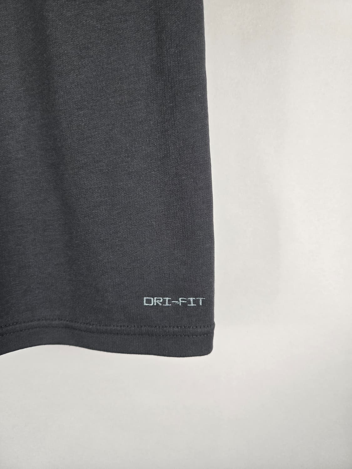 [무료배송]나이키 M 남성 드라이핏 약간 도톰 반팔 티셔츠 블랙 상품이미지6