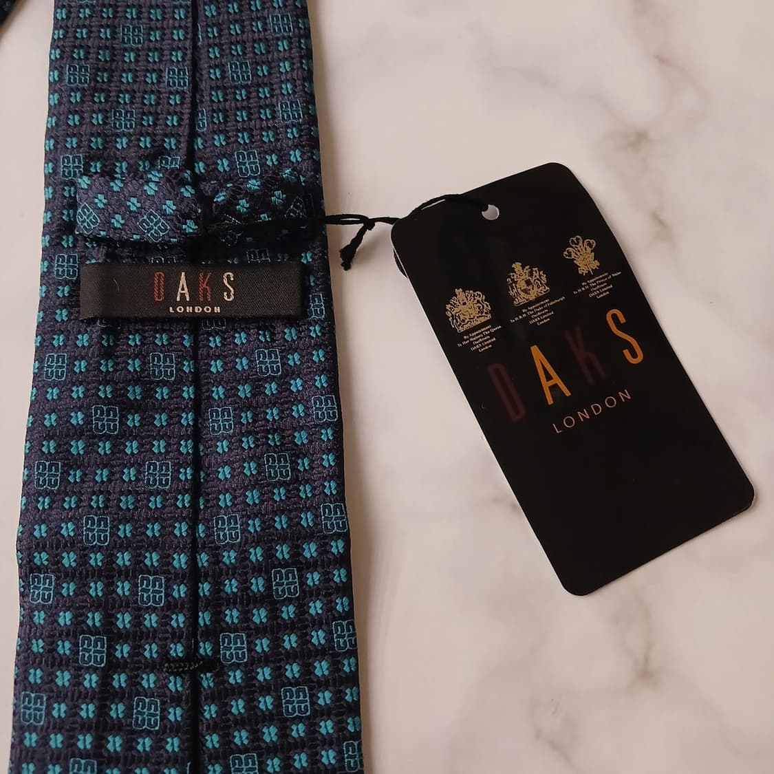 닥스 실크 블루 로고 자카드 슬림 넥타이 7.7cm 새상품 A19131
 상품이미지7