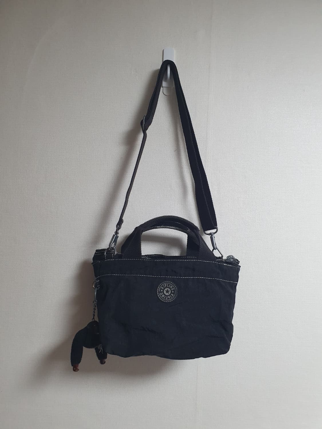 🖤 키플링 Art M 블랙 2way 크로스백 상품이미지1