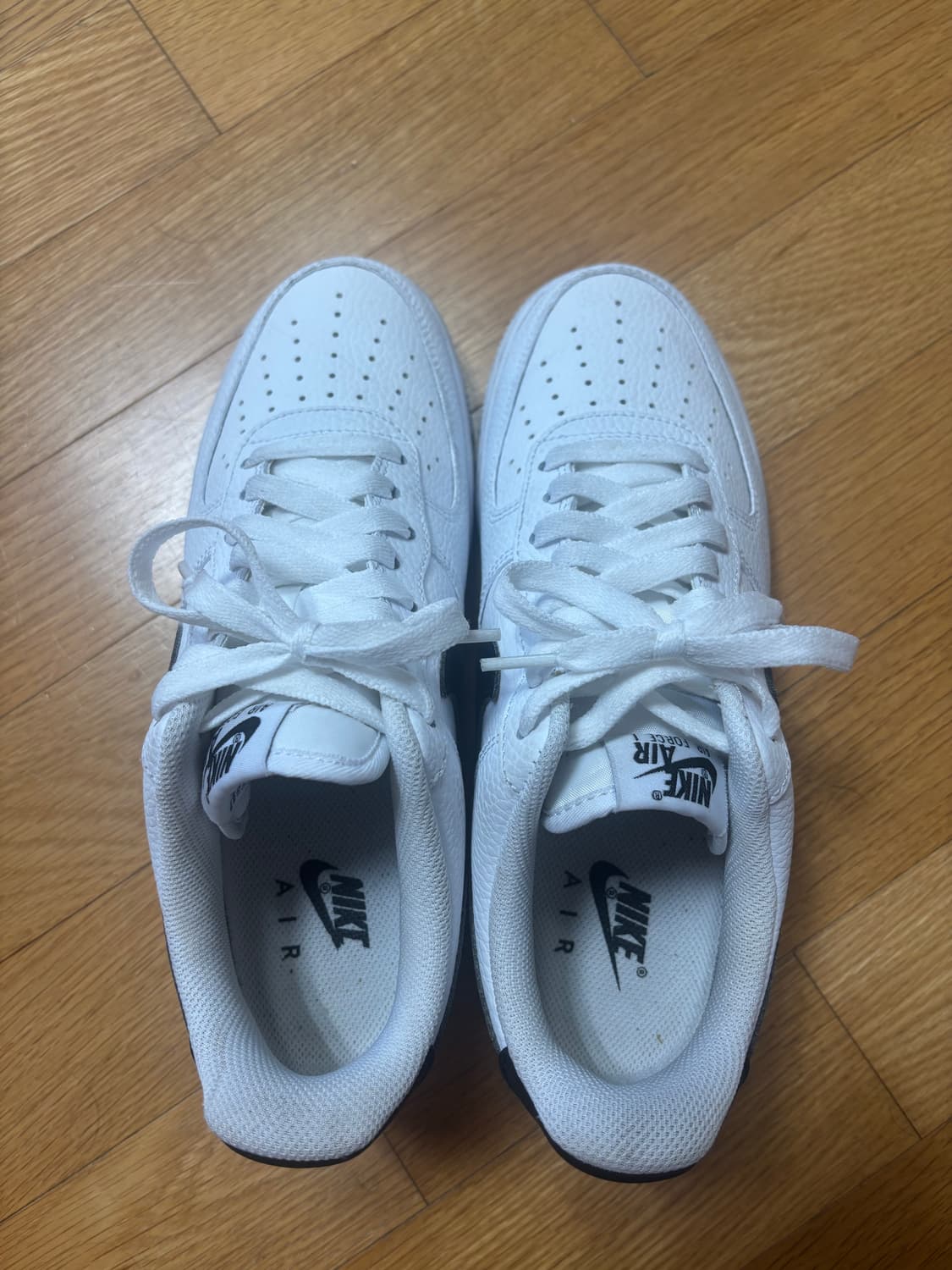 나이키 에어포스 1 화이트 블랙 상품이미지3