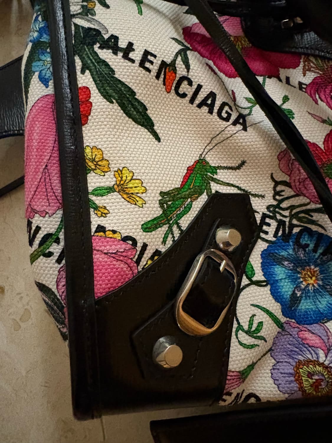 구찌X발렌시아가 해커 프로젝트 모터 시티백 상품이미지5