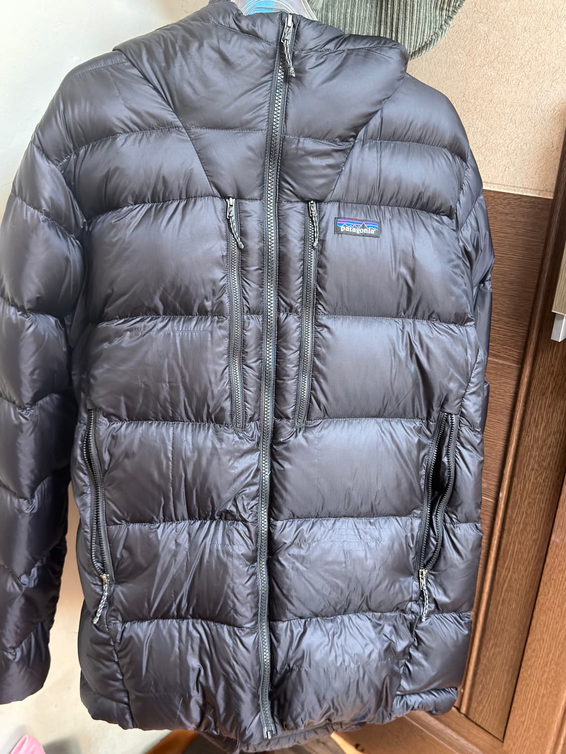 파타고니아 피츠로이 다운패딩 블랙 L 상품이미지1