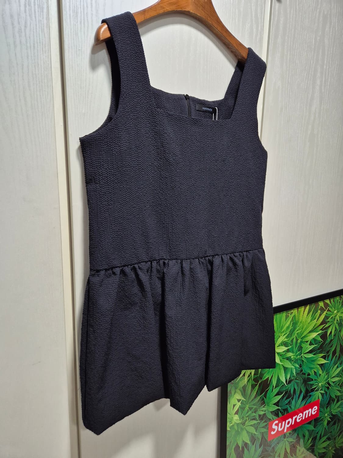 (세일)(새상품)nonmute 다크네이비 민소매 시어서커탑블라우스 상품이미지3