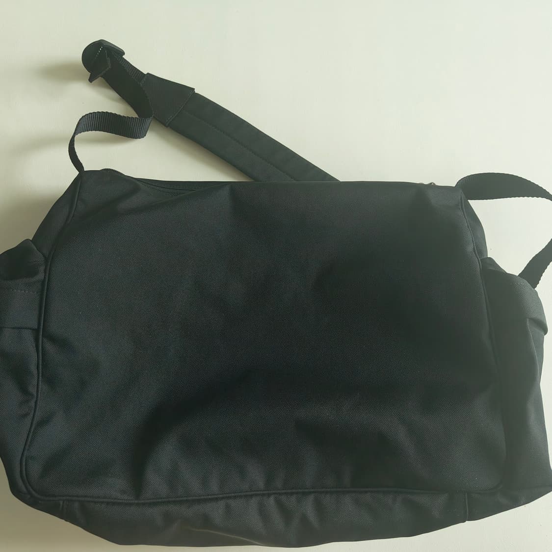 발렌시아가 위켄더 미디움 크로스백
숄더백 상품이미지6