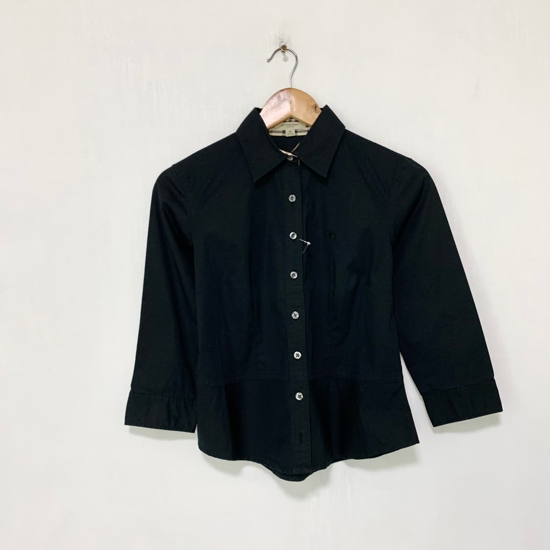 버버리 여성 7부소매 크롭 블랙 셔츠 XS 긱시크 빈티지 상품이미지1