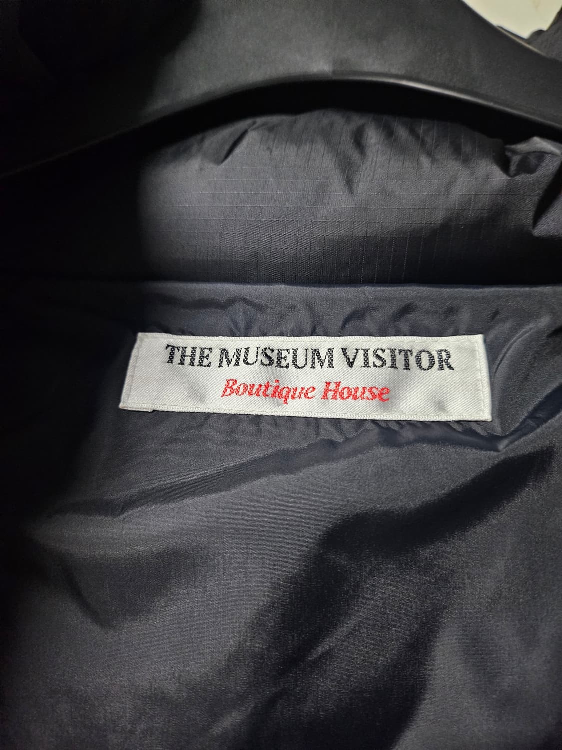 더뮤지엄비지터 커브드 지퍼 베스트 L 상품이미지5