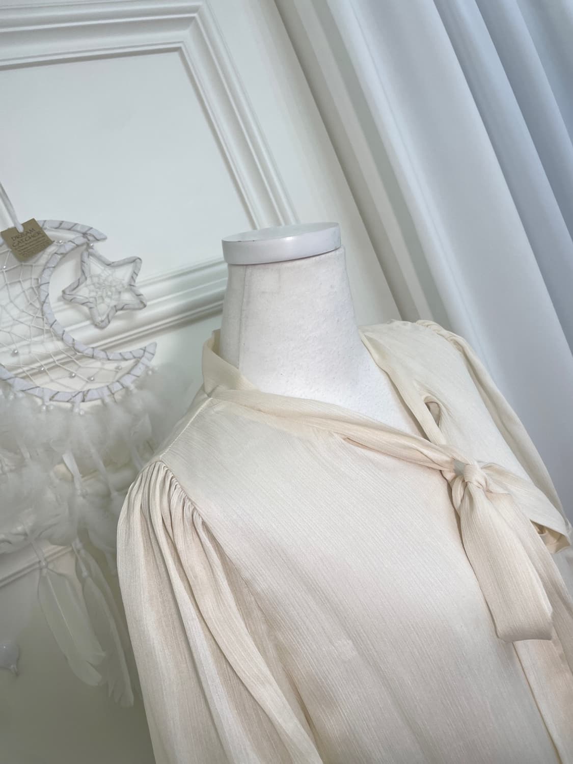 coral ivory satin bow point blouse 상품이미지8