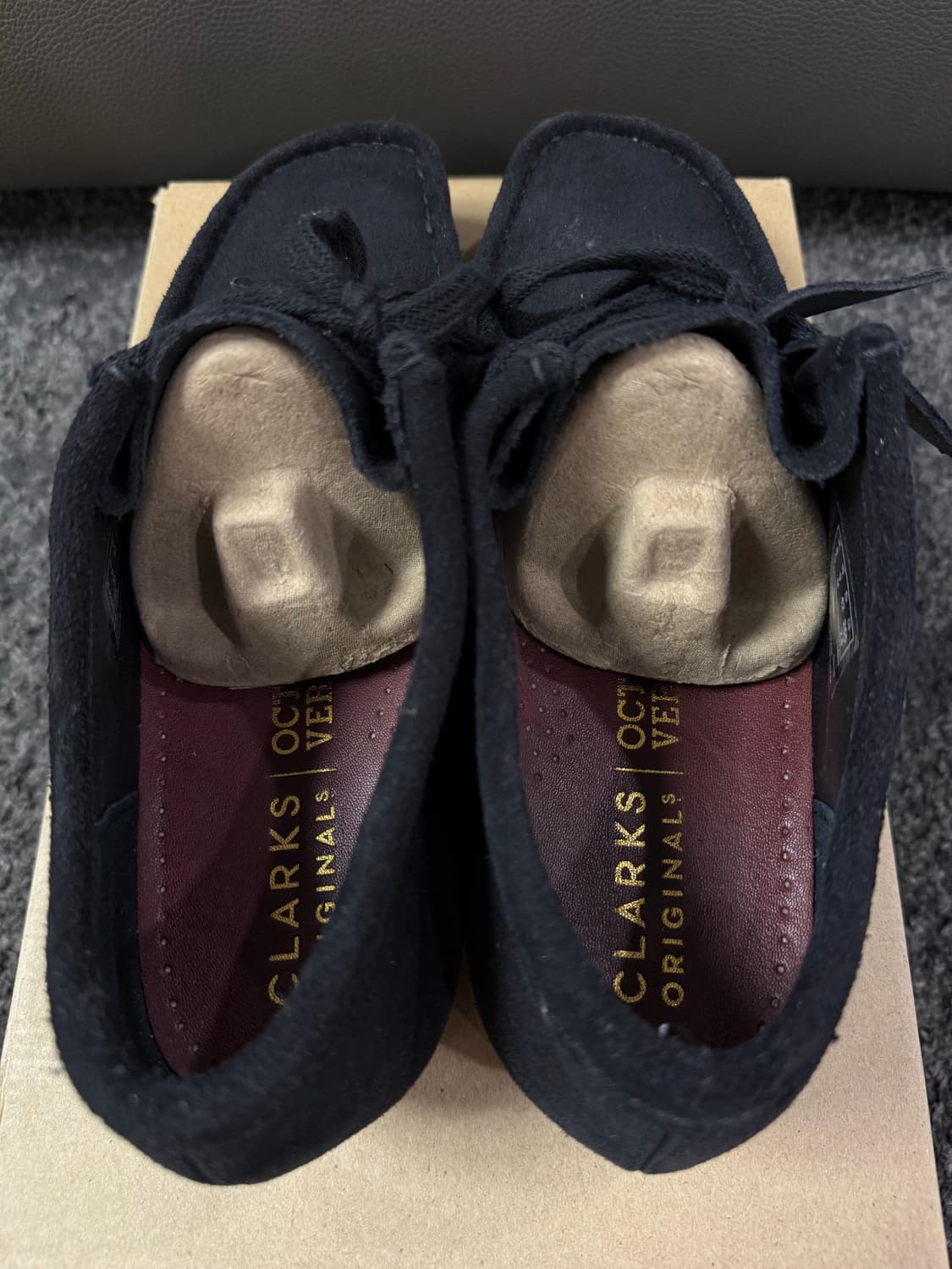 (US9) OVO x 클락스 왈라비 블랙 상품이미지5