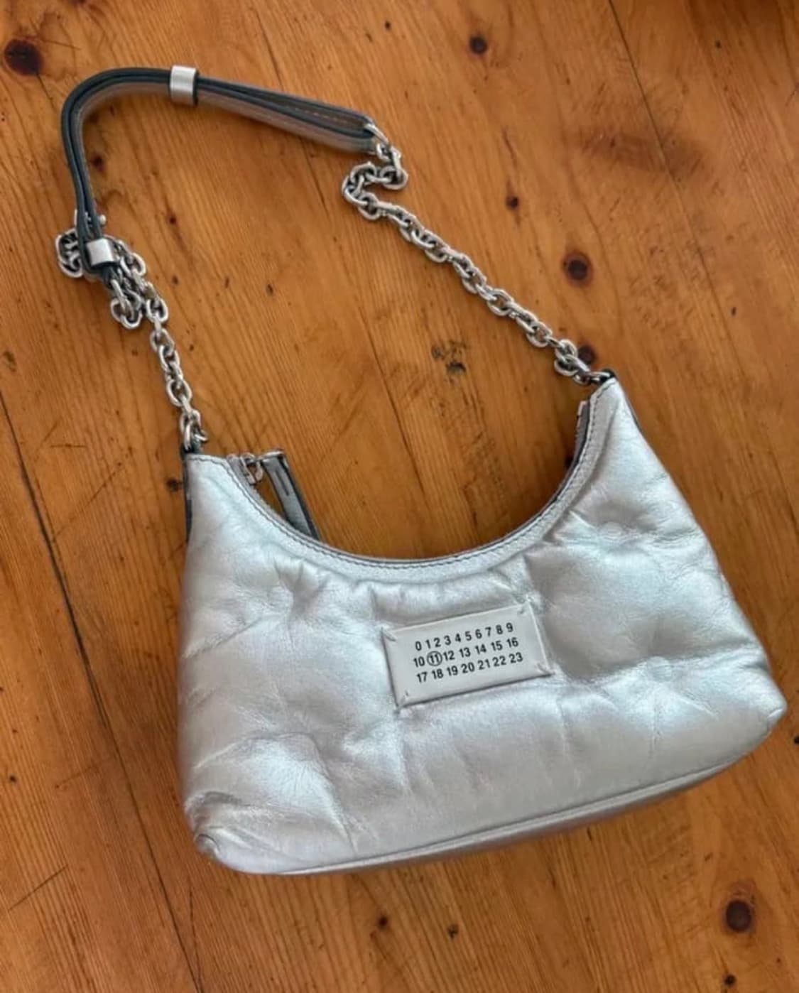 마르지엘라 마이크로 숄더백 실버 상품이미지2