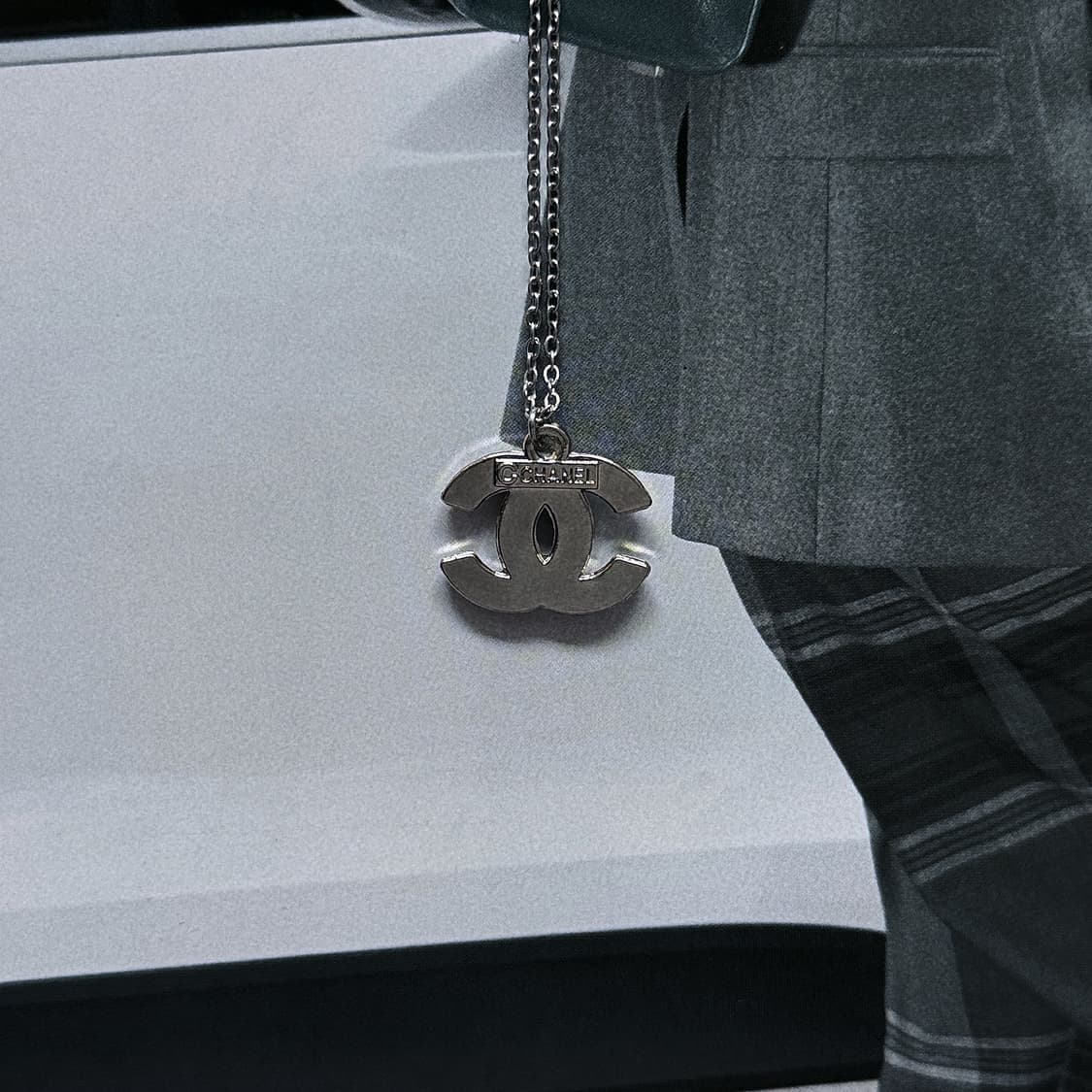 샤넬 CC로고 디바이드 라인스톤 목걸이 상품이미지5