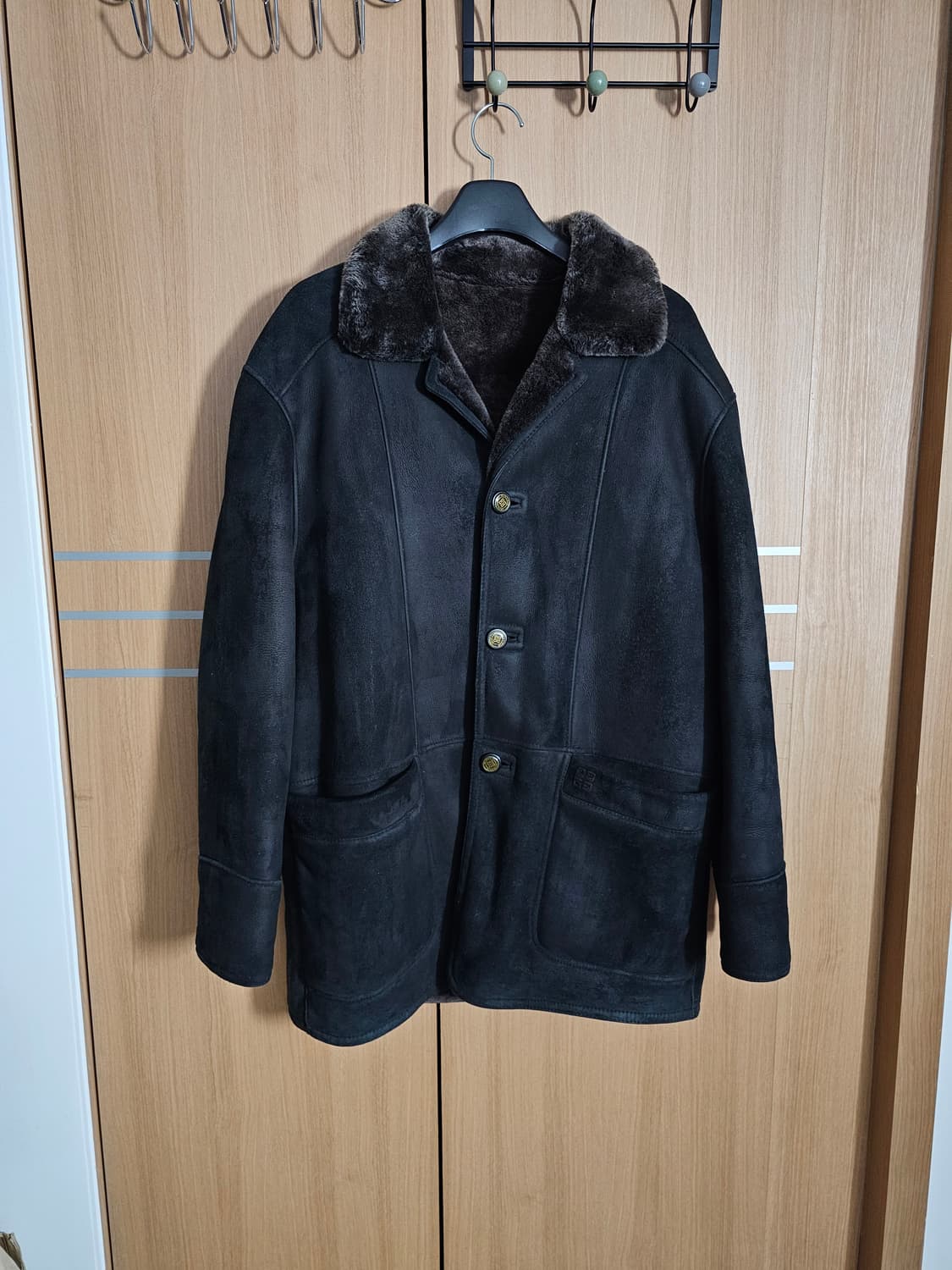 지방시 무스탕 무톤 코트 상품이미지1