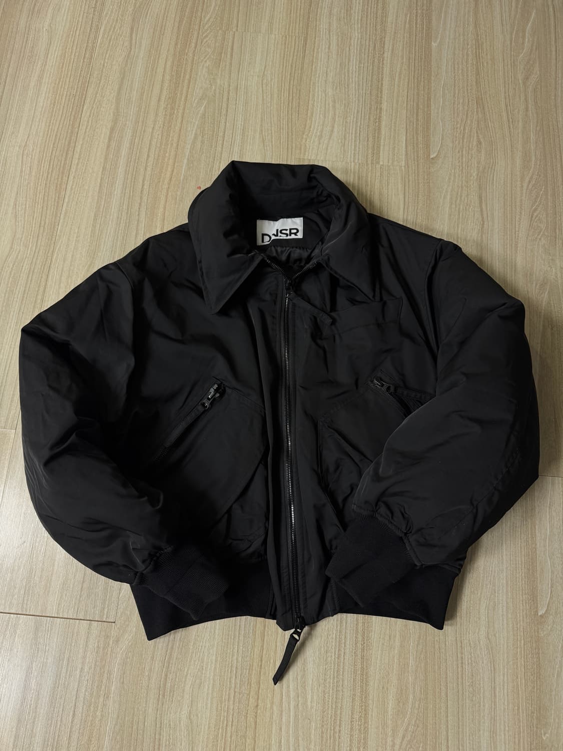 (L) DNSR 플라이트 크롭 덕다운 패딩 점퍼 블랙 상품이미지1