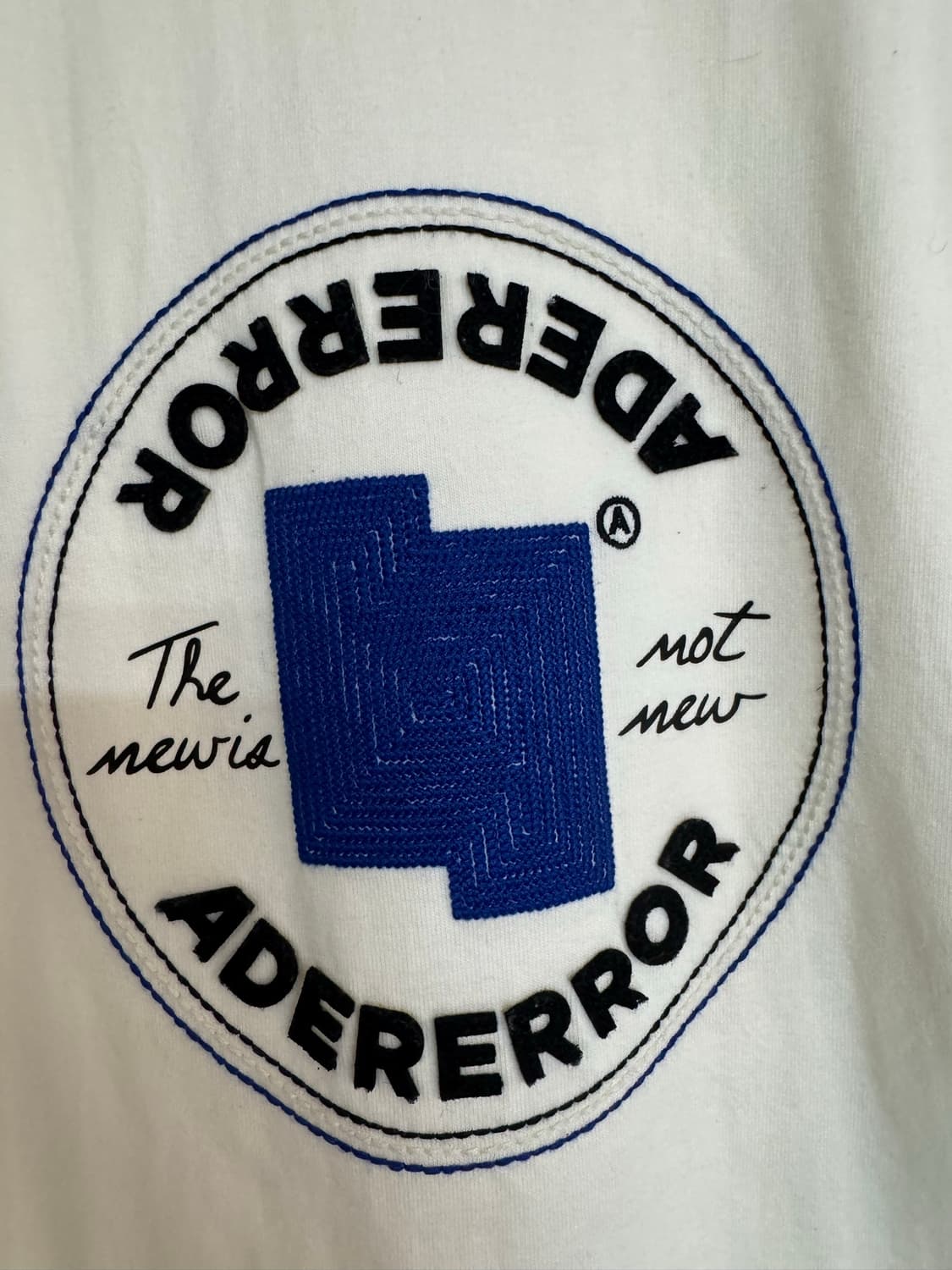 컨버스 아더에러 쉐입스 티셔츠 클라우드 댄서 m 팝니다. 상품이미지2