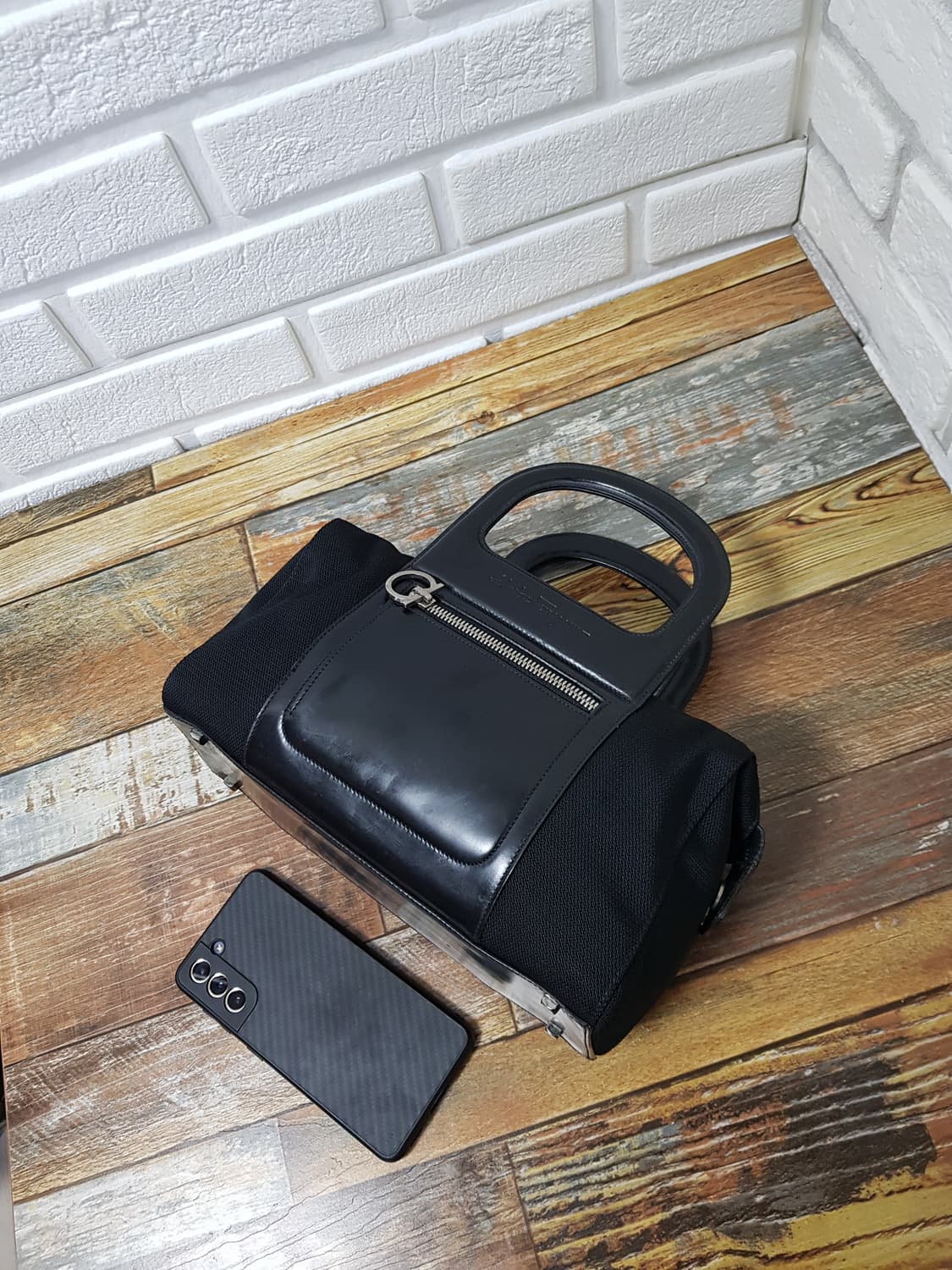 [정품] 페라가모 미니토트백 블랙 상품이미지2