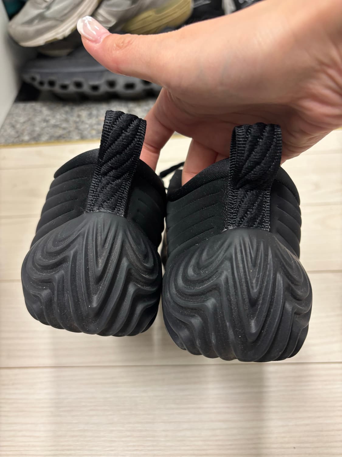 나이키 아스트라 울트라 트리플블랙 245 상품이미지6