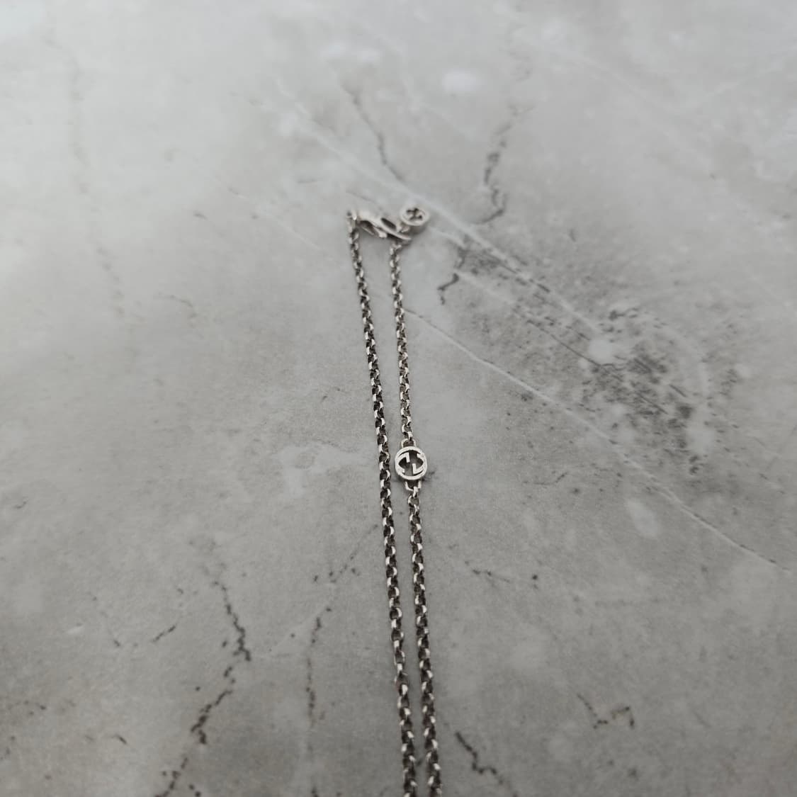 구찌 GG 로고 실버 목걸이 판매 상품이미지6