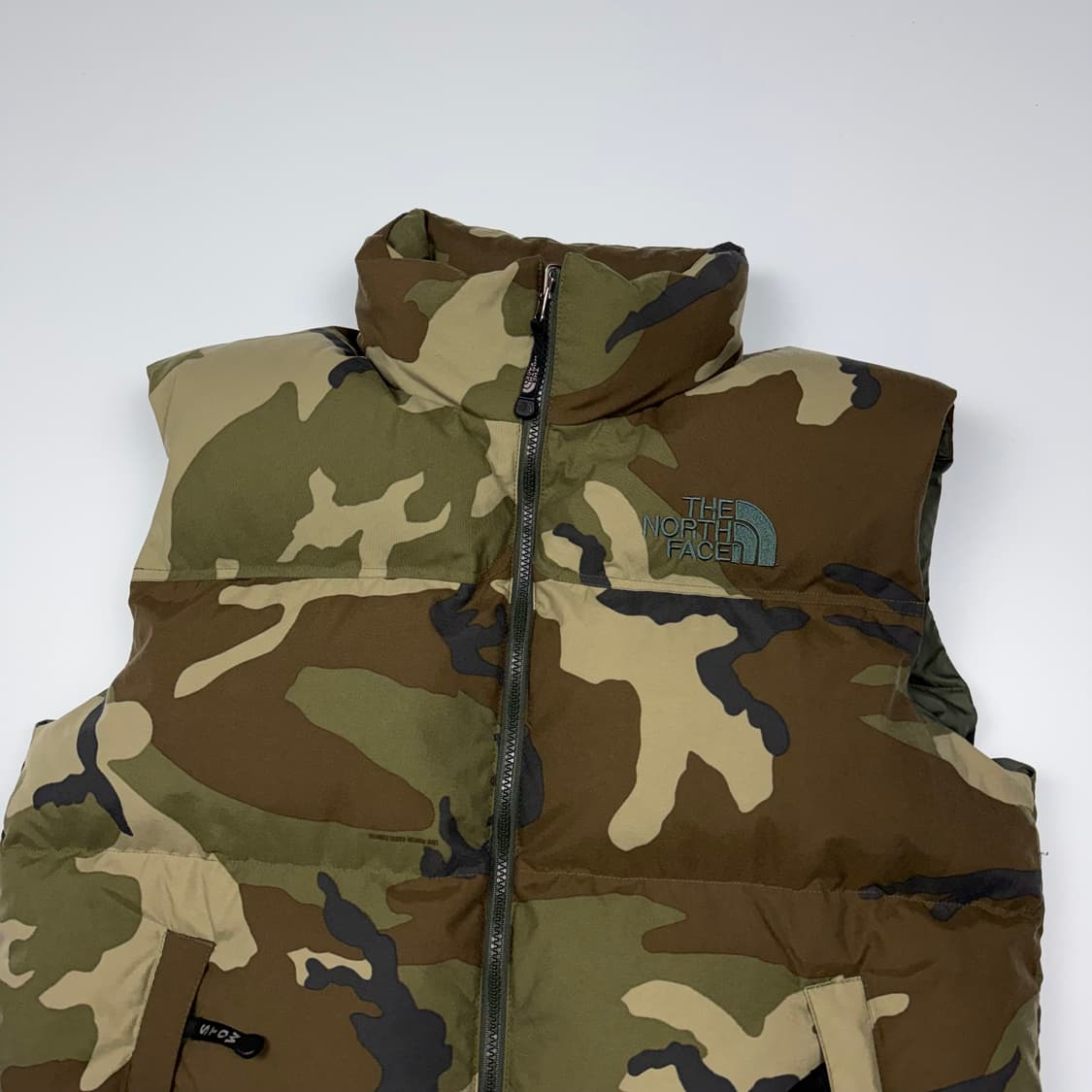 (105) 노스페이스 재팬 센터로고 카모 눕시 패딩 베스트 상품이미지3