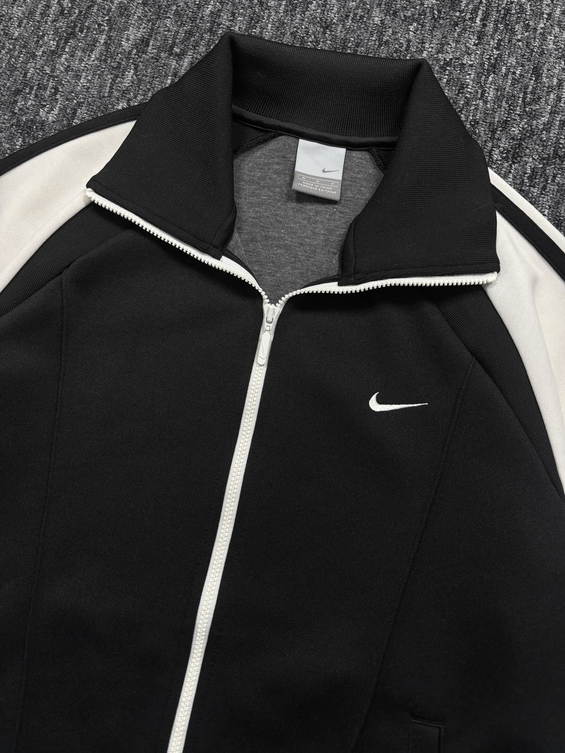 나이키 블랙 화이트 트랙탑 져지 상품이미지4