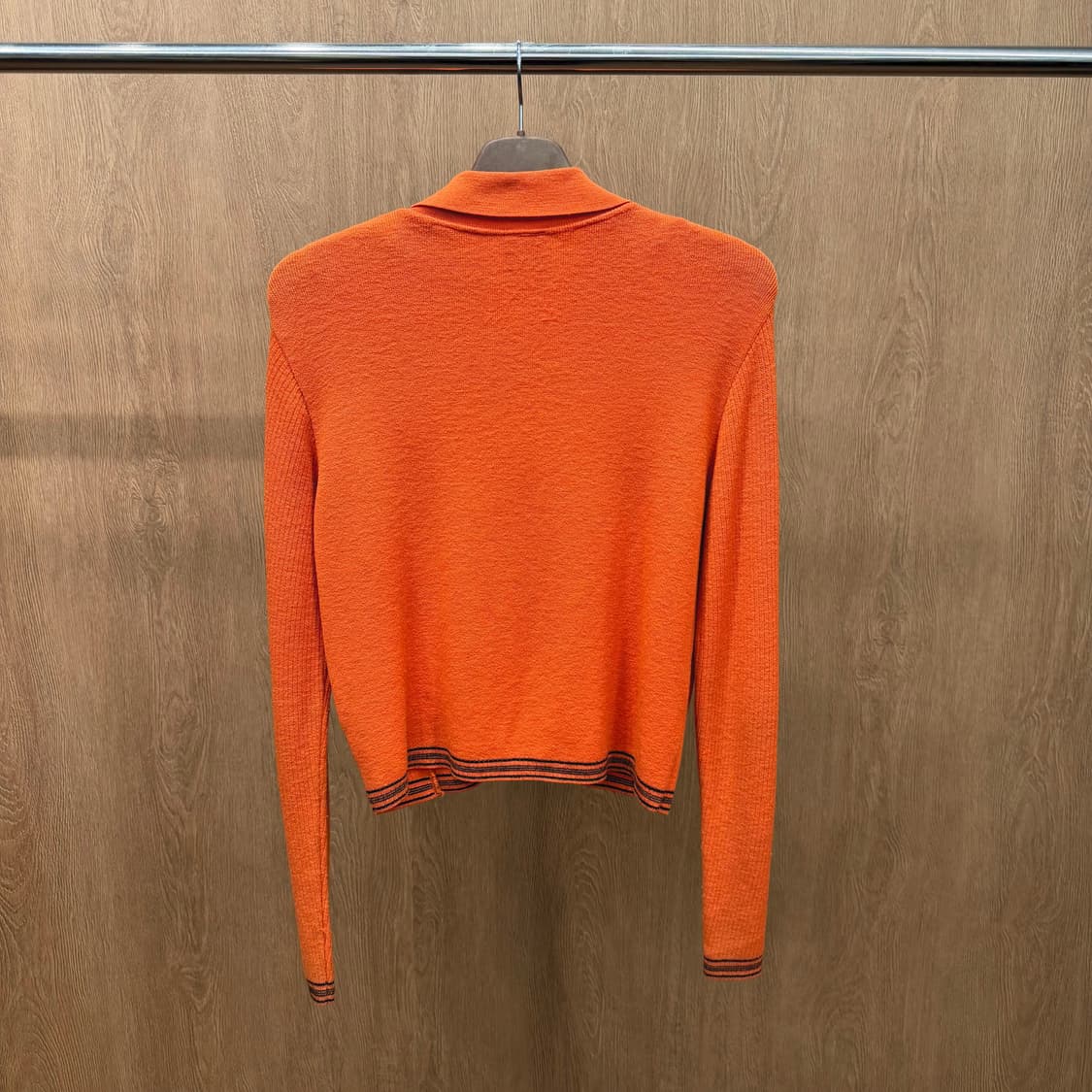 베르사체 니트 집업 가디건 지퍼 포켓 로고 탭 디테일 레귤러핏 오렌지 상품이미지3