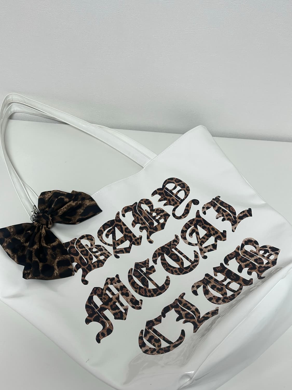 베이비메탈클럽 에나멜 백 화이트 상품이미지3