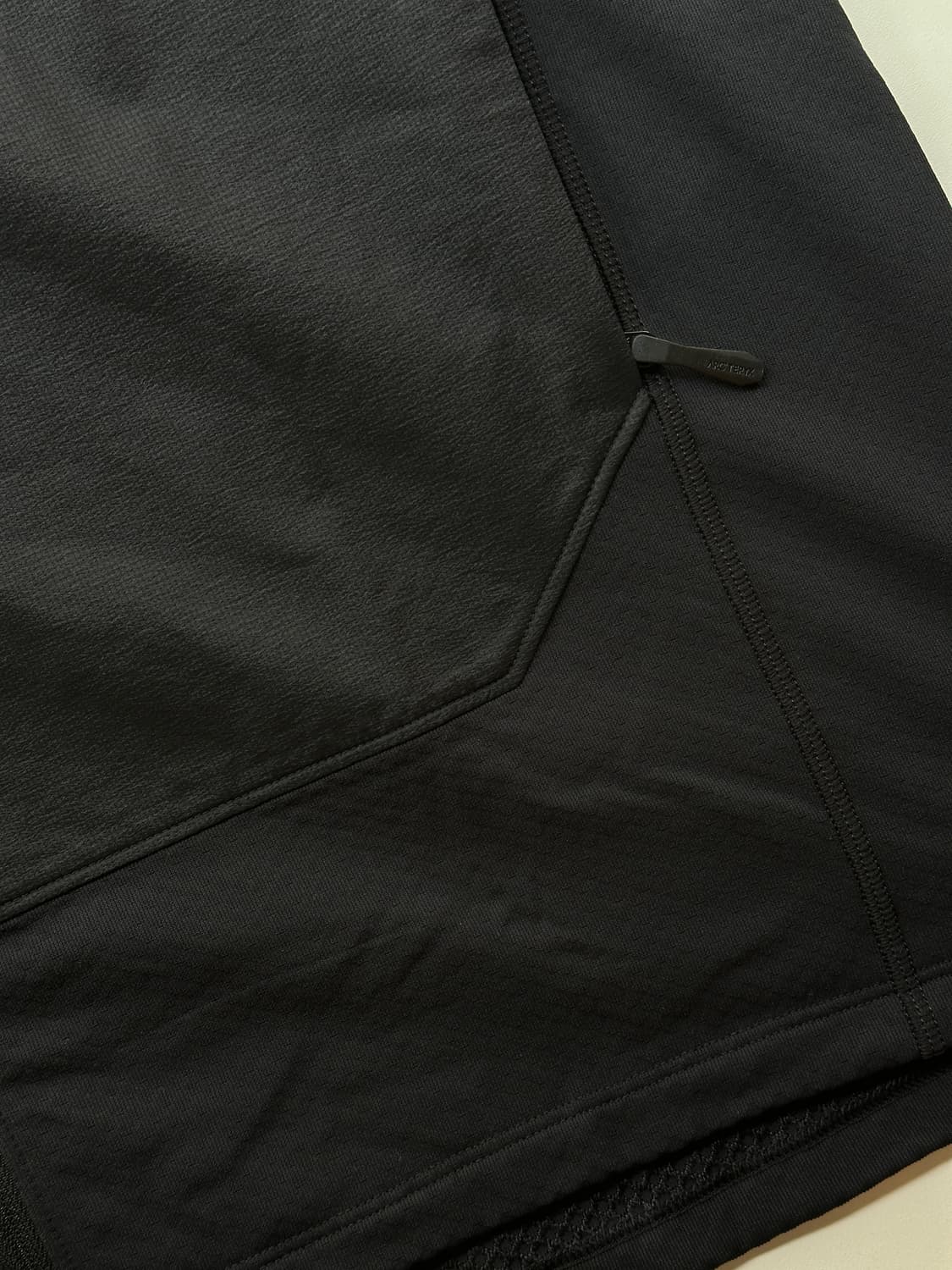 Arc'teryx  KONSEAL HYBRID HOODY MEN'S 상품이미지4
