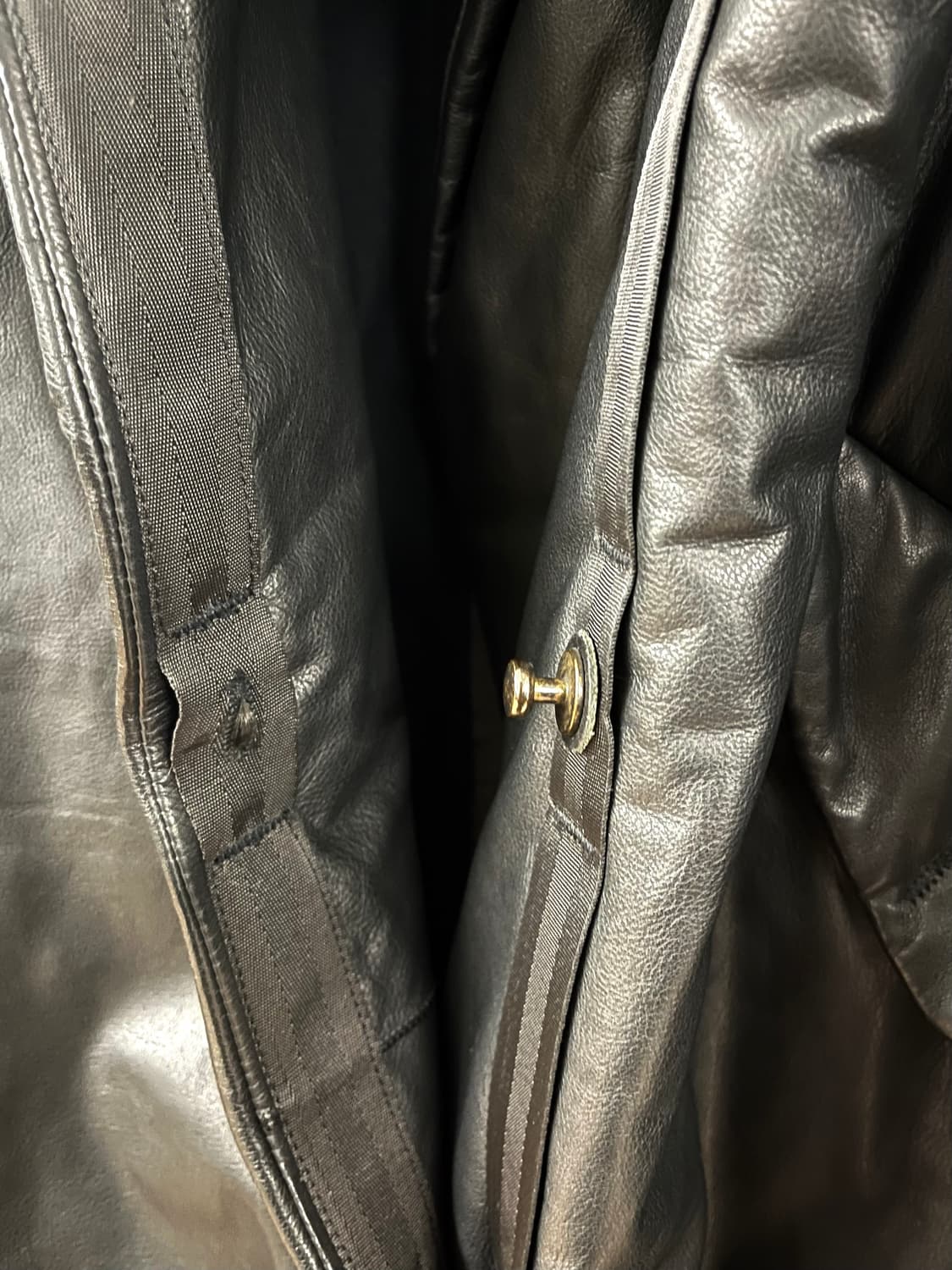 아이작 세럼 카프스킨 레더 패딩 코트 상품이미지8