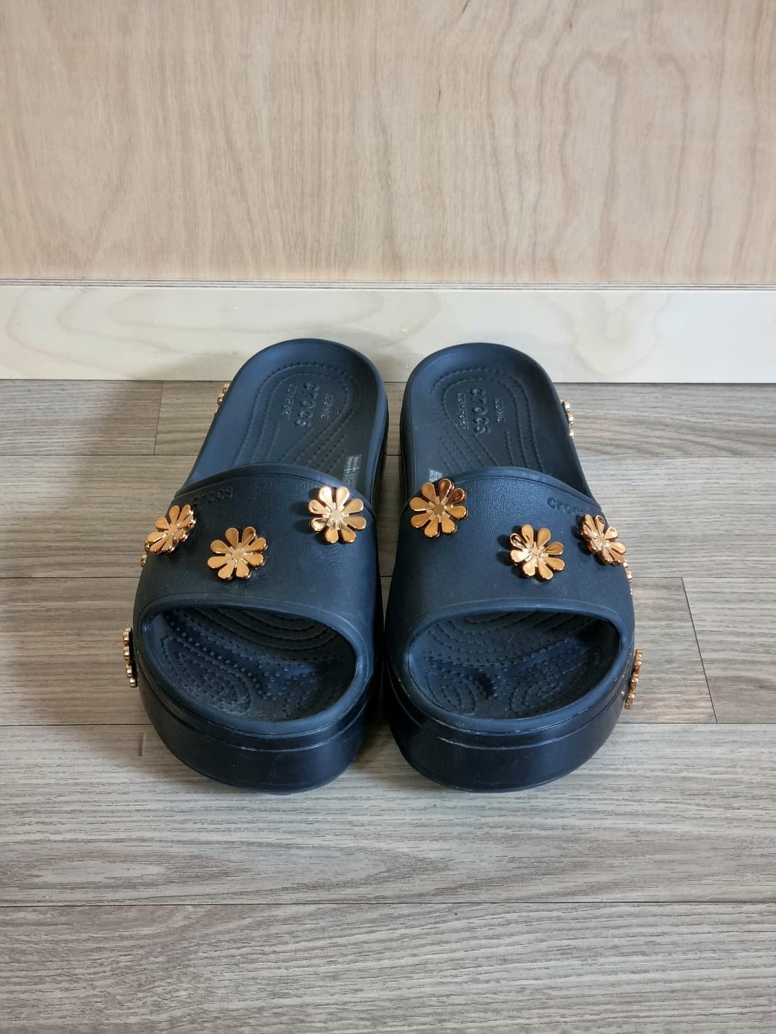 Crocs 크록스 크록밴드 플랫폼 메탈릭 블룸 슬라이드 슬리퍼 250 상품이미지5