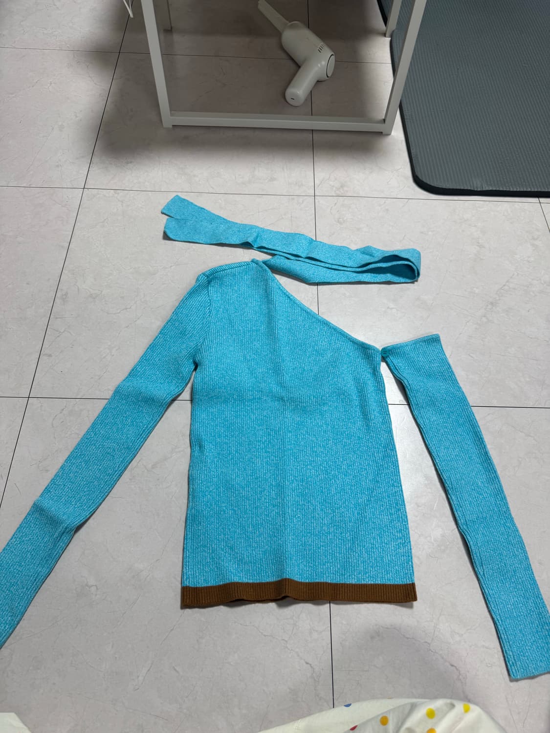 앤더슨벨 CONNY SCARF NECK TIGHT KNIT TOP 상품이미지3