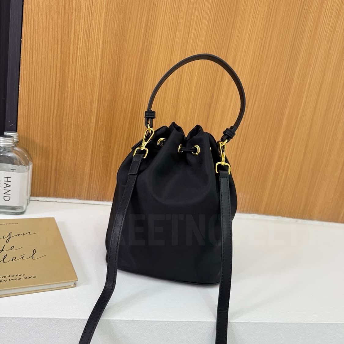 프라다 리나일론 버킷백 크로스백 블랙 상품이미지8