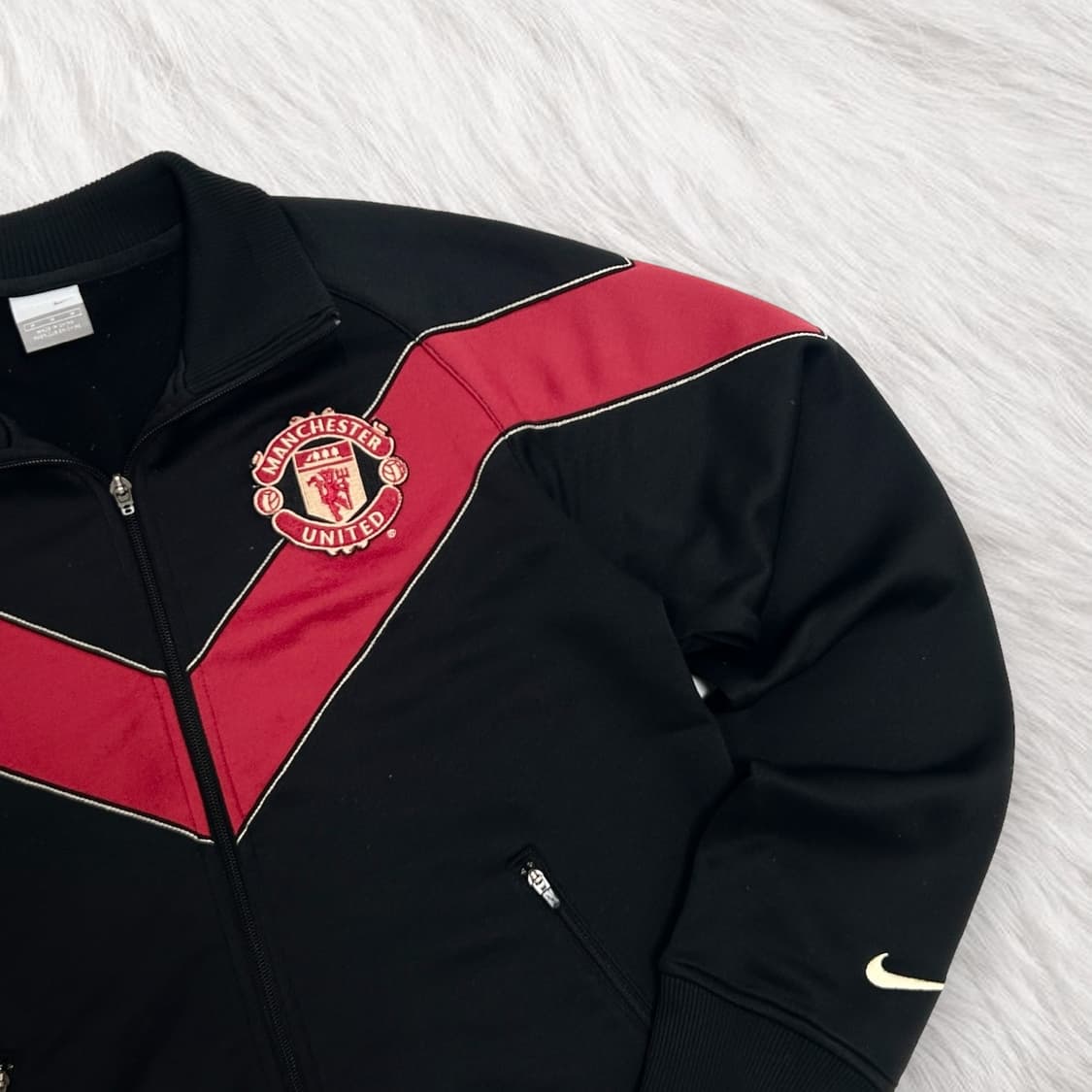 나이키 맨유 빅로고 검빨 져지 상품이미지6