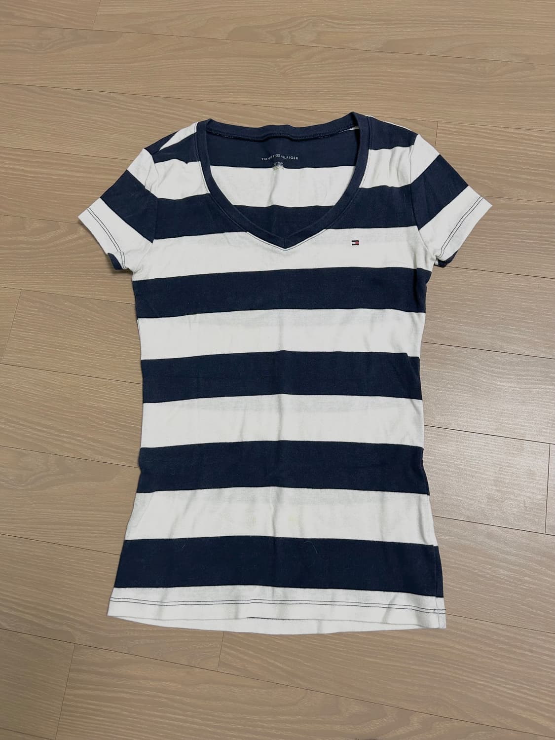 타미힐피거 브이넥 스트라이프 줄무늬 반팔 네이비 xs 상품이미지1