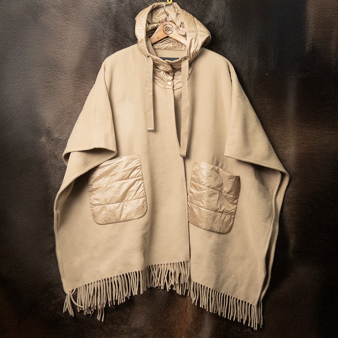 [F] 아쿠아스큐텀 25FW 이태리 메이드 울 케이프 판초 베이지  상품이미지1