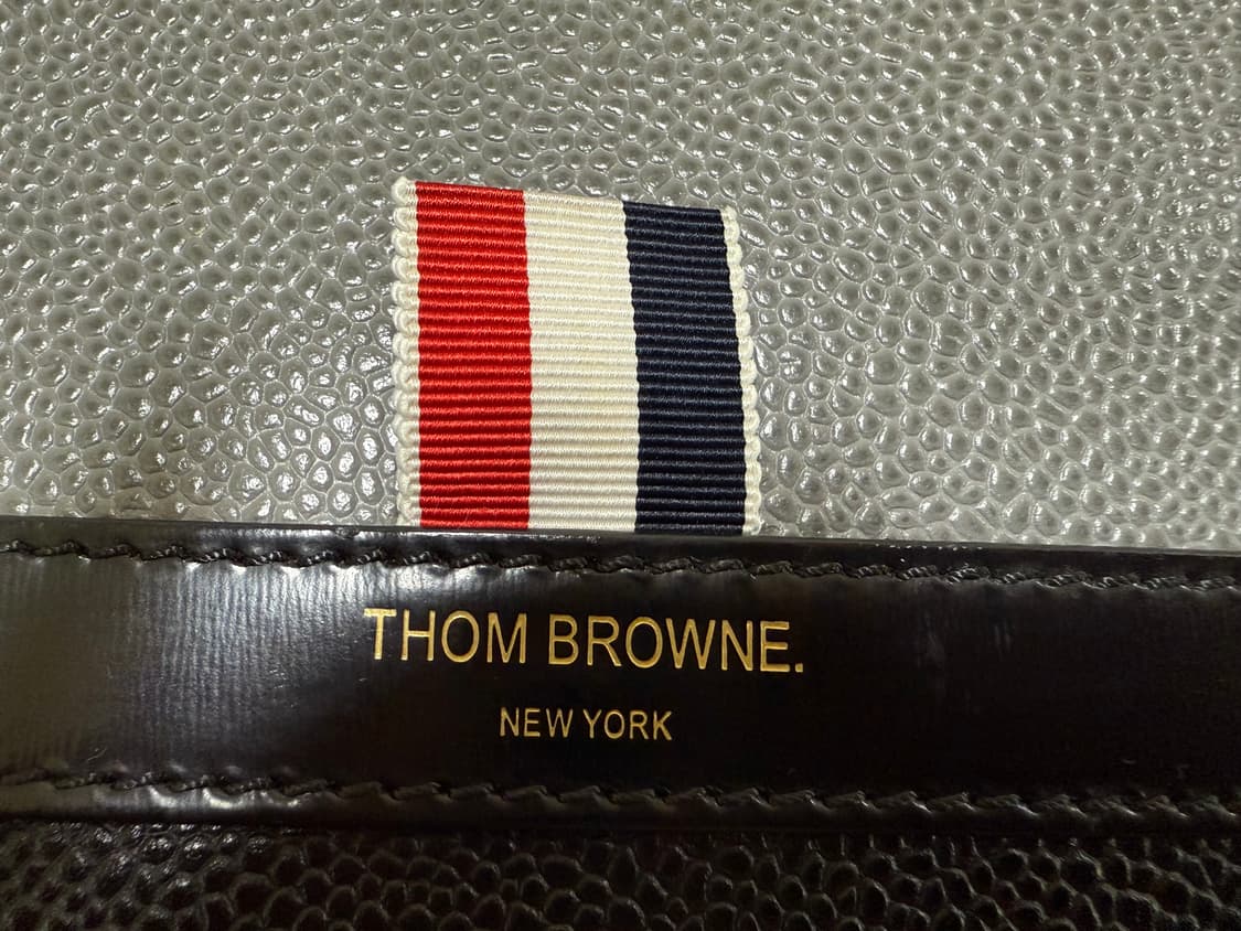 정품 톰브라운 클러치백 블랙/회색 상품이미지4