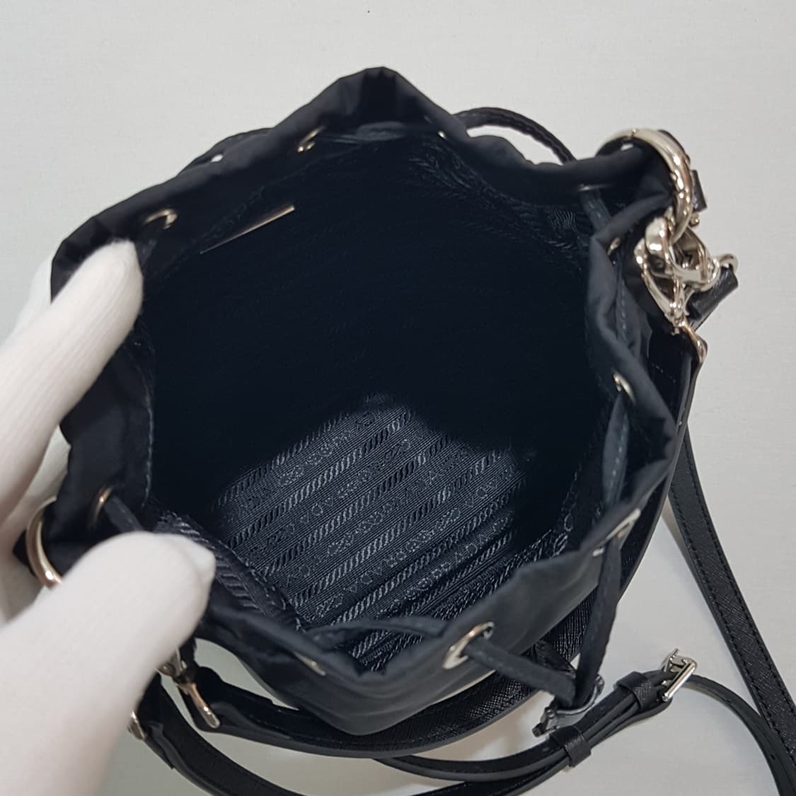 프라다 리나일론 파우치 버킷백 상품이미지9