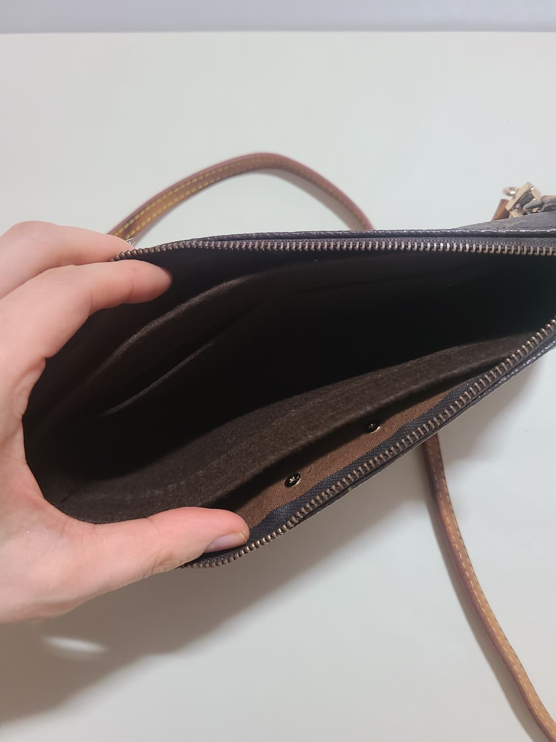 루이비통 에바클러치 상품이미지6