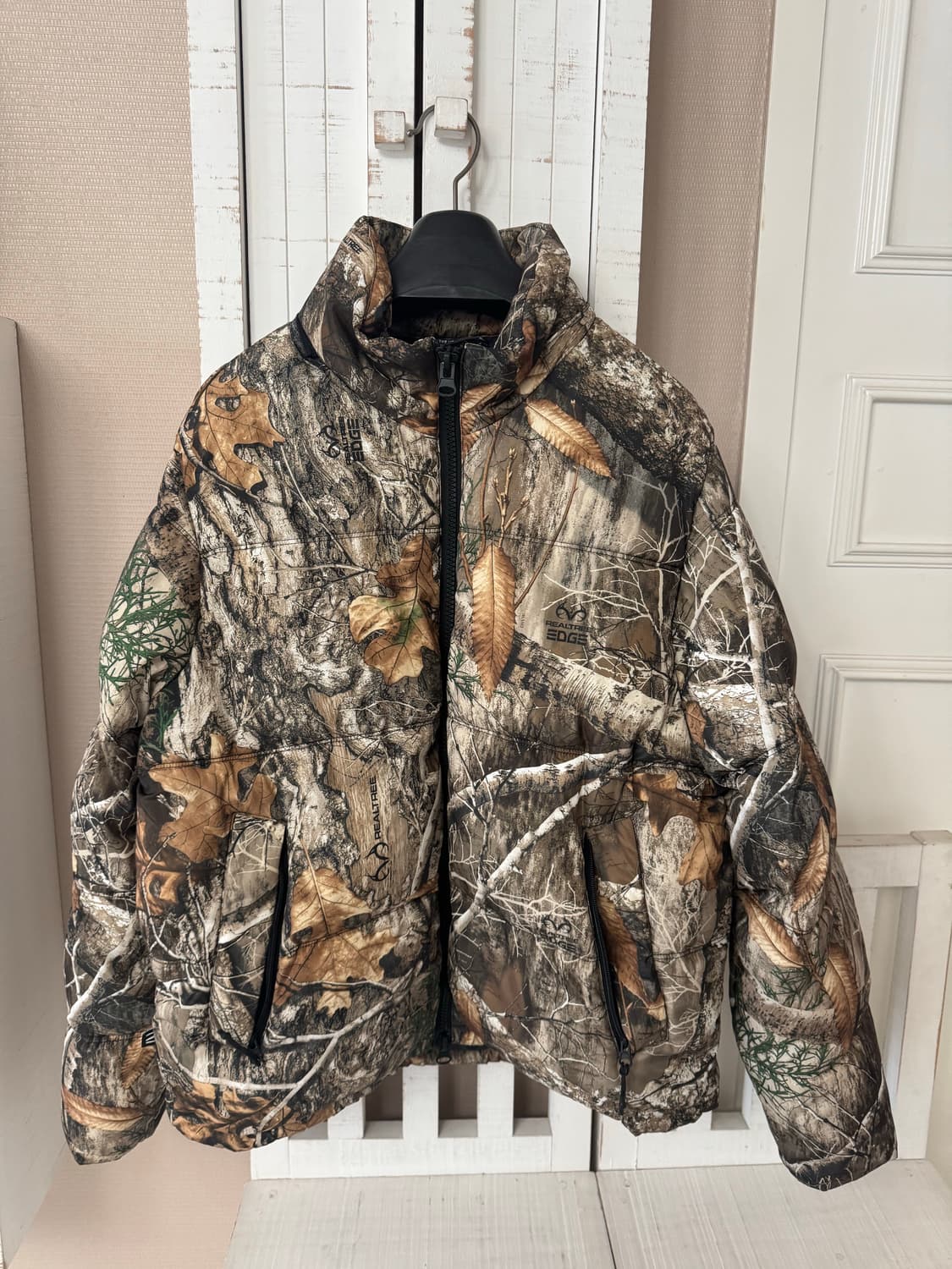 더베리웜 the very warm 리얼트리 콜라보 푸퍼 패딩 상품이미지1