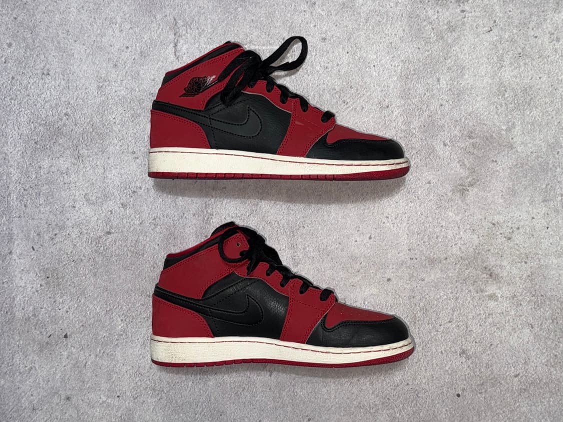 나이키 에어조던1 미드 블랙/레드 240 상품이미지2