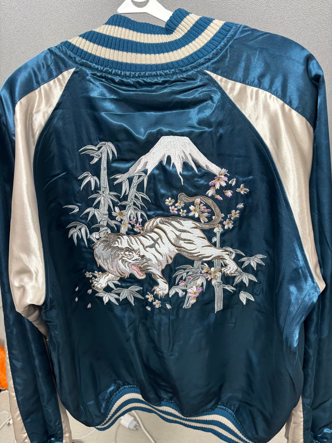 스카쟌 자켓  상품이미지1