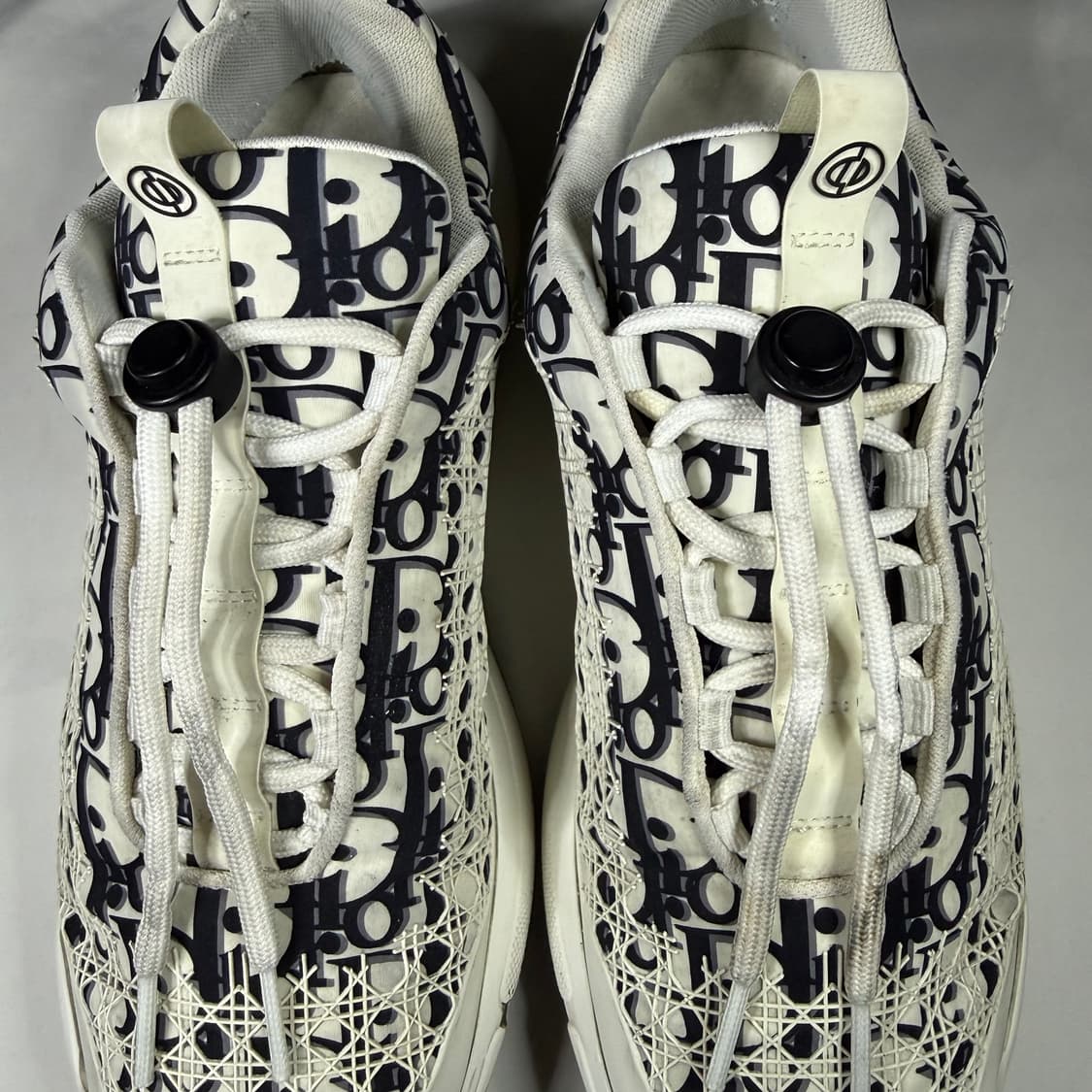 디올 B24 오블리크 까나쥬 모티프 화이트 스니커즈 상품이미지4