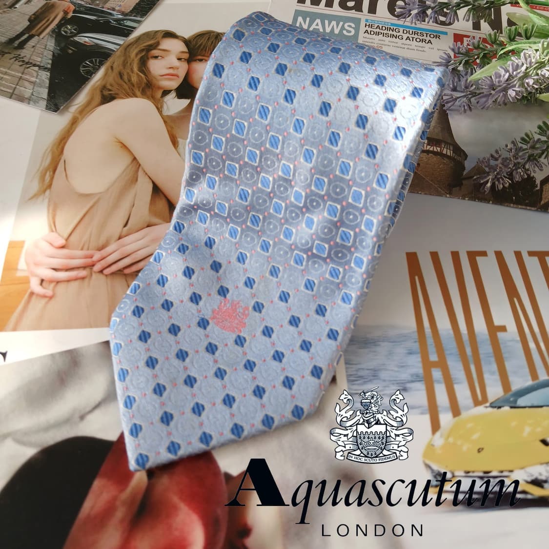 아쿠아스큐텀 실크 블루 기하 패턴 넥타이 9cm A등급 A19589
 상품이미지1