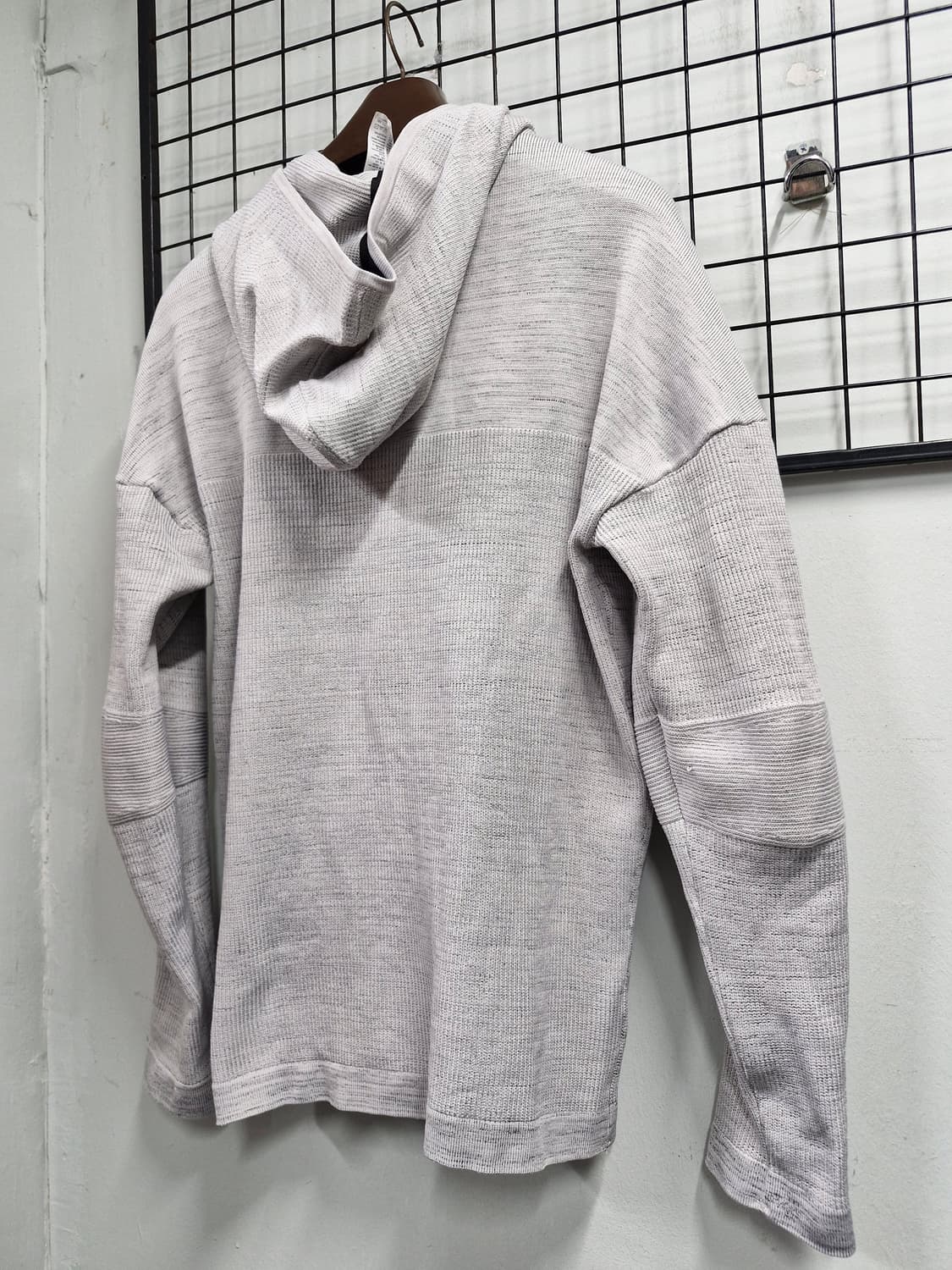 100L 아디다스 ZNE 니트 후드 집업. 상품이미지8