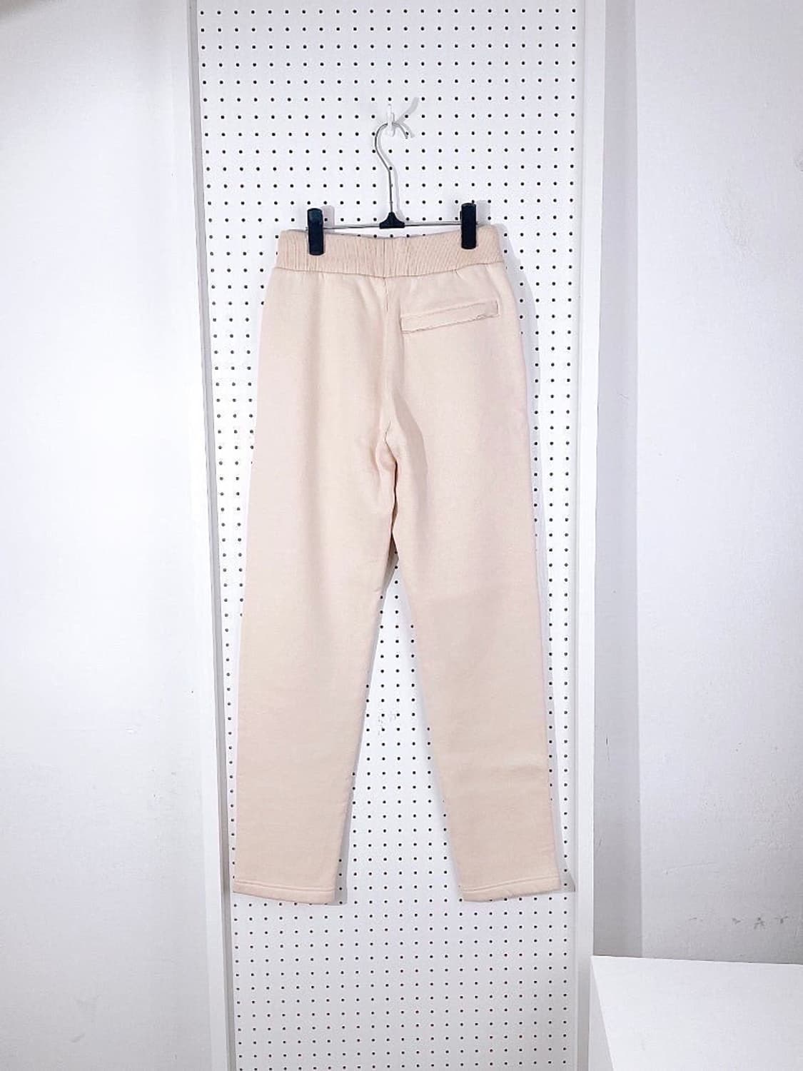 (정품/새상품) 알릭스 공용 베이지 로고 패치 기모 스웻팬츠 상품이미지3