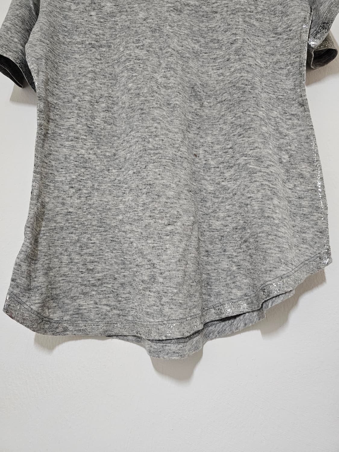 시슬리 라인반짝이 포인트 그레이 반팔티 55. 택만뗀새제품  상품이미지4