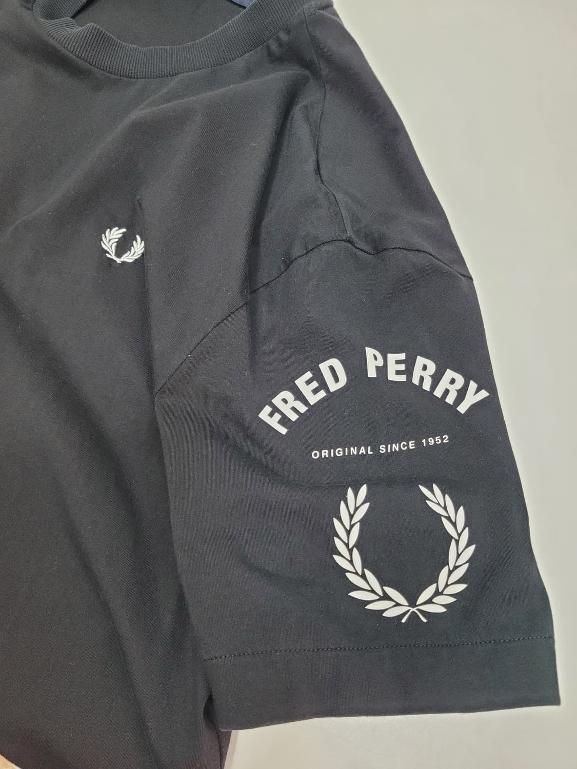 프레드페리 볼드 브랜딩 티셔츠 / 남 XL 블랙
 상품이미지5