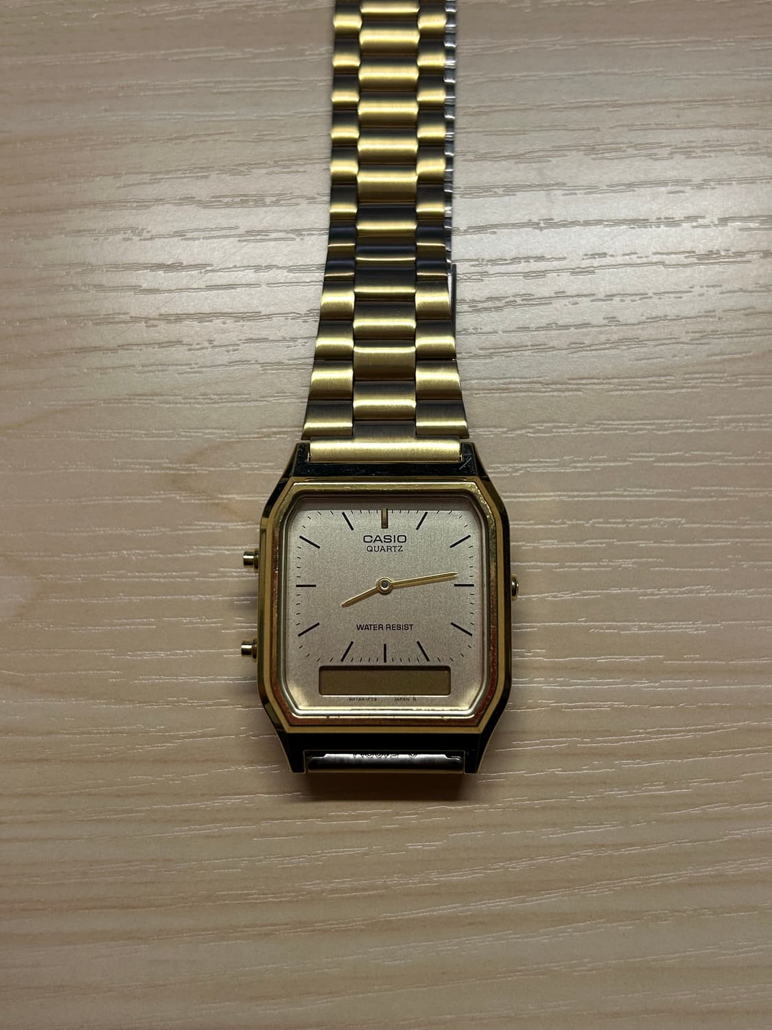 카시오 AQ-230 골드 빈티지 시계 상품이미지1