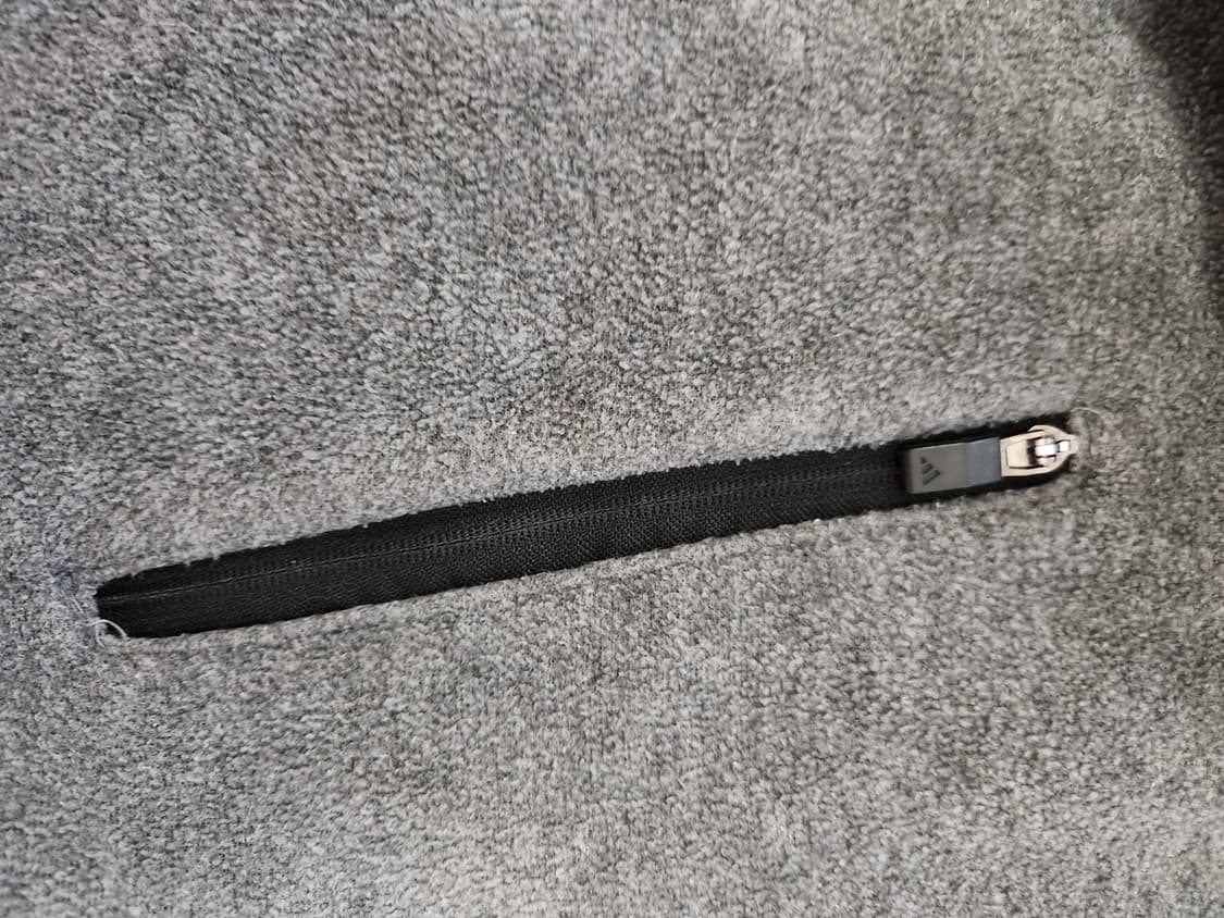 아디다스 기모 풀집업 그레이 115

사용감 외에 오염없이 깨끗해요^^
 상품이미지5