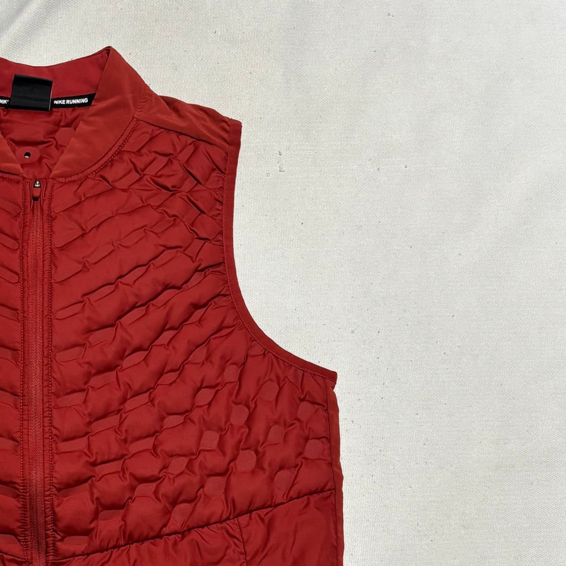 M 나이키 에어로로프트 러닝 베스트 상품이미지1