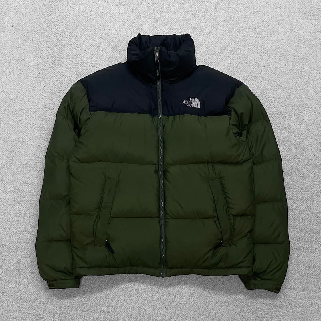 노스페이스 og 눕시 700 패딩 카키 상품이미지1