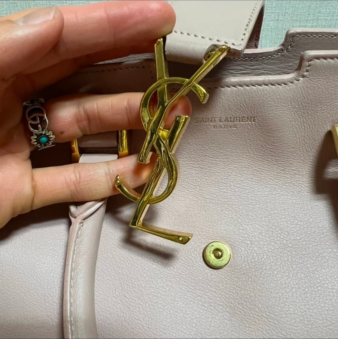 입생로랑 베이비핑크 카바스백 스몰  상품이미지3